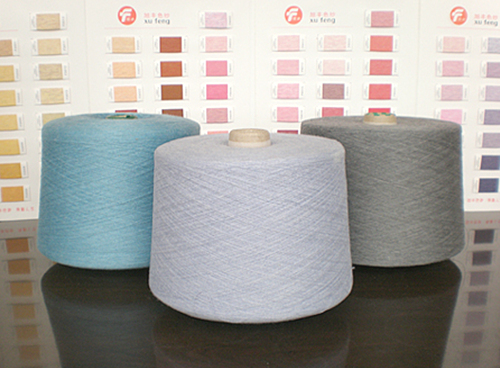 Colored spun yarn